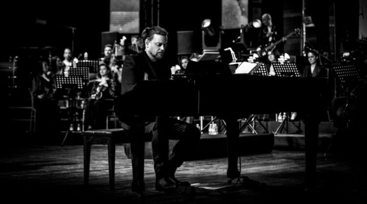 İskender Paydaş - Zamansız Şarkılar Senfonik